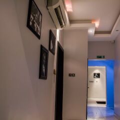 Glee Hotel сейф в номере