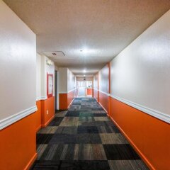 Отель Motel 6 Van Nuys Лос-Анджелес интерьер отеля