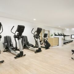 Отель The Westin Hamburg Гамбург фитнесс-зал
