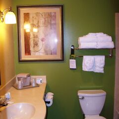 Sleep Inn & Suites in Redmond, United States of America from 187$, photos, reviews - zenhotels.com bathroom photo 2