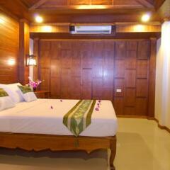 Отель Baan Pakgasri Hideaway Ланта сейф в номере