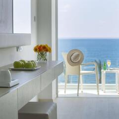 King Evelthon Beach Hotel & Resort в номере фото 2