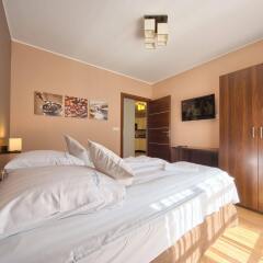 Апартаменты VisitZakopane Sky Apartments сейф в номере