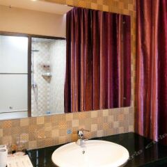 Hongmayi Theme Hotel Xinxiang Qingchun Jiyi ванная