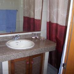 Hotel Bed and Breakfast ванная