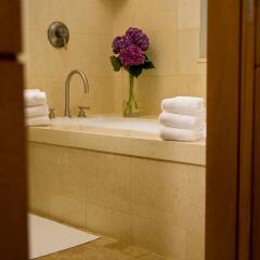 Отель Renaissance New York Hotel 57 США, Нью-Йорк - отзывы, цены и фото номеров - забронировать отель Renaissance New York Hotel 57 онлайн ванная фото 2