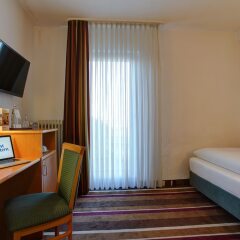 Отель Best Western Ambassador Hotel Германия, Дюссельдорф - 4 отзыва об отеле, цены и фото номеров - забронировать отель Best Western Ambassador Hotel онлайн сейф в номере