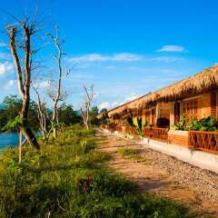 Отель Riverside @ Hsipaw Resort фото 3