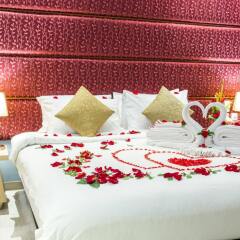 Отель IndoChine Resort & Villas сейф в номере