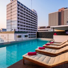 Отель Glow Sukhumvit 5 By Centropolis Бангкок бассейн фото 3