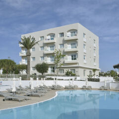 Отель Sunrise Gardens Aparthotel с домашними животными