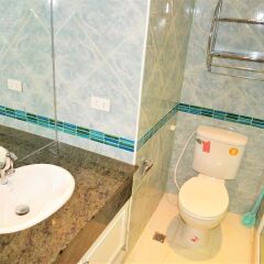 Отель Sleek 1 bed Condo Jomtien Паттайя ванная