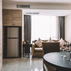 Отель Adelphi Suites Bangkok