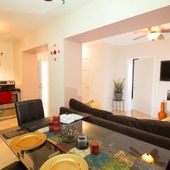 Отель The Bailey's New Kingston Suites в номере