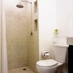Отель Chaofa West Suites ванная фото 2