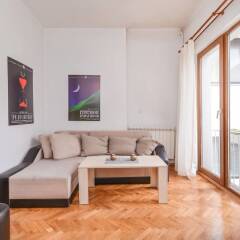 Отель FM Deluxe 1-BDR Apartment - Artist's Place Болгария, София - отзывы, цены и фото номеров - забронировать отель FM Deluxe 1-BDR Apartment - Artist's Place онлайн комната для гостей