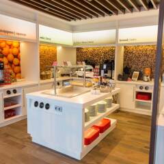 Отель Hampton by Hilton Amsterdam Centre East развлечения