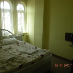 Hotel Zelve сейф в номере