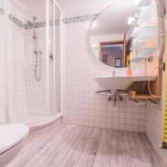 Отель A Few Steps to The Duomo Elegant 2BD Apt Италия, Флоренция - отзывы, цены и фото номеров - забронировать отель A Few Steps to The Duomo Elegant 2BD Apt онлайн ванная