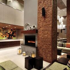 Отель Hilton Garden Inn Calgary Downtown гостиничный бар