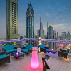 Отель Four Points By Sheraton Sheikh Zayed Road ОАЭ, Дубай - 1 отзыв об отеле, цены и фото номеров - забронировать отель Four Points By Sheraton Sheikh Zayed Road онлайн бассейн фото 3