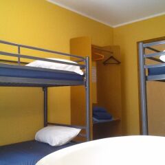 Отель Hostel Van Gogh Brussels Бельгия, Брюссель - 1 отзыв об отеле, цены и фото номеров - забронировать отель Hostel Van Gogh Brussels онлайн комната для гостей