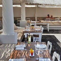 Отель Anemos Beach Lounge Hotel Греция, Остров Санторини - отзывы, цены и фото номеров - забронировать отель Anemos Beach Lounge Hotel онлайн питание фото 2