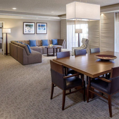 Crowne Plaza Phoenix Chandler Golf Resort In Chandler - 