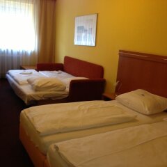Hotel Hamburg комната для гостей