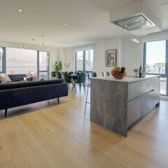 Апартаменты Luxury Frampton Apartment интерьер отеля