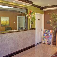 Отель Americas Best Value Inn And Suites США, Лос-Анджелес - отзывы, цены и фото номеров - забронировать отель Americas Best Value Inn And Suites онлайн интерьер отеля