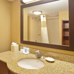 Отель Hampton Inn Ste Minneapolis St Paul Arpt Блумингтон ванная фото 2