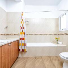 Отель Chronos Villa Кипр, Протарас - отзывы, цены и фото номеров - забронировать отель Chronos Villa онлайн ванная фото 2