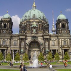 Отель easyHotel Berlin Hackescher Markt Германия, Берлин - отзывы, цены и фото номеров - забронировать отель easyHotel Berlin Hackescher Markt онлайн городской автобус