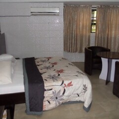 Отель Cynergy Suites Festac Town комната для гостей фото 2