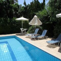 Отель Rododafni Villas бассейн фото 2