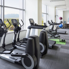 Отель Element Vancouver Metrotown Канада, Бурнаби - отзывы, цены и фото номеров - забронировать отель Element Vancouver Metrotown онлайн фитнесс-зал фото 2