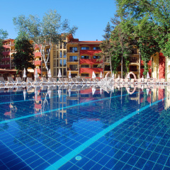 Отель Grifid Hotel Bolero & AquaPark Болгария, Золотые пески - отзывы, цены и фото номеров - забронировать отель Grifid Hotel Bolero & AquaPark онлайн бассейн