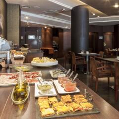 AC Hotel Carlton Madrid by Marriott питание