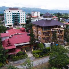 Teak Wood Hotel спортивное сооружение
