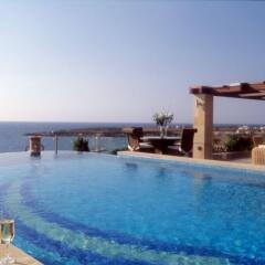 Coral Beach Hotel and Resort бассейн фото 3