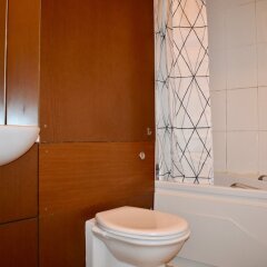 Central 2 Bedroom Flat With Balcony Views in Dublin, Ireland from 303$, photos, reviews - zenhotels.com bathroom