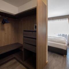 Отель Albergo Ristorante Baita Dovich Рокка Пьеторе сейф в номере