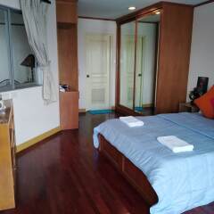 Апартаменты down town apartment near bts station Бангкок комната для гостей фото 3