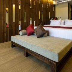 Отель Ao Nang Phu Pi Maan Resort & Spa сейф в номере