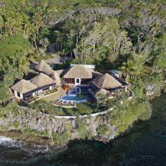 Отель One Private Island One Villa Савусаву спортивное сооружение