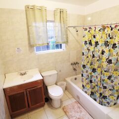 Отель Belleh23 Kingston Creative Guesthouse ванная