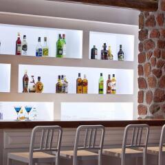 Acqua Vatos Santorini Hotel гостиничный бар