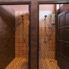 Отель Feung Nakorn Balcony Rooms And Cafe Бангкок фото 16
