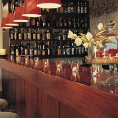 Отель Amarilia Hotel Греция, Афины - 1 отзыв об отеле, цены и фото номеров - забронировать отель Amarilia Hotel онлайн гостиничный бар
